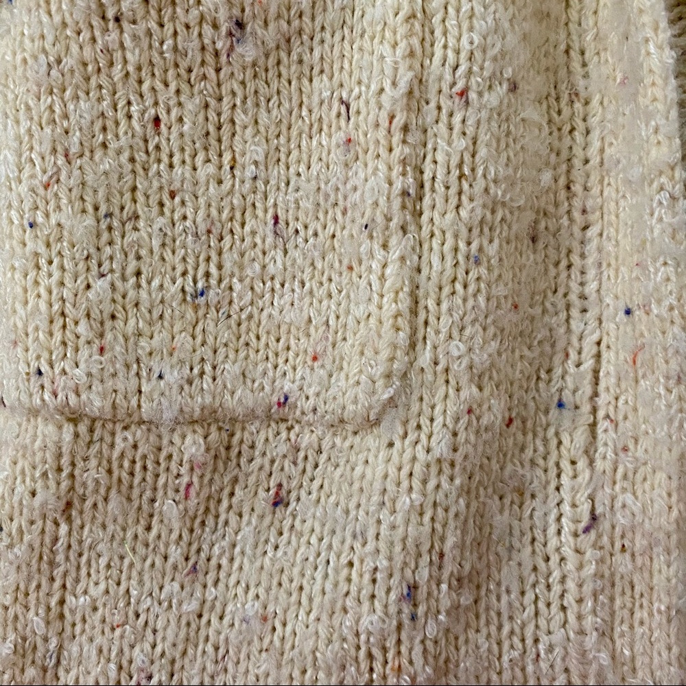 Two Comfy Sweaters 🍂🍁❄️ - Picture 5 of 11